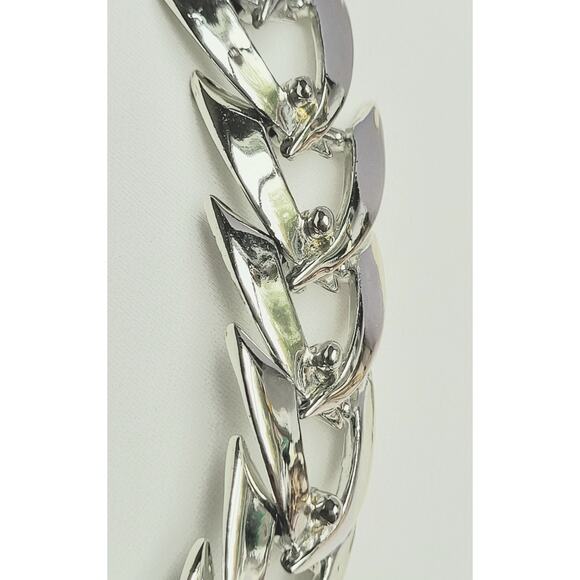 Vintage Coro Necklace 1960s Silver Chevron Signed 1960s MCM Mid Century Modern - Picture 7 of 7